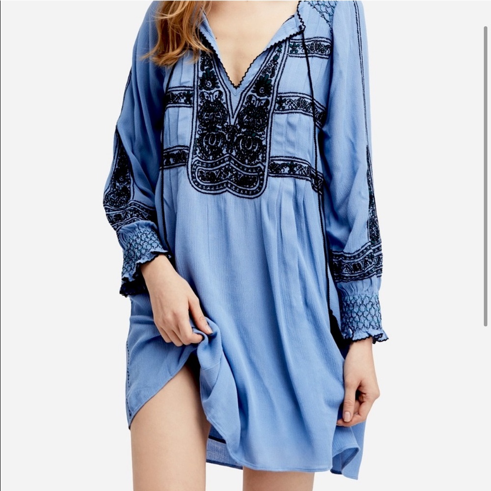 Free People ; NWOT embroidered mini peasant dress